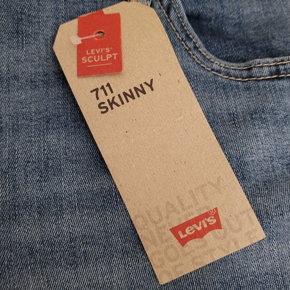 NWT Levi's 711 Jeans - Picture 2 of 2